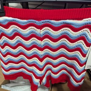 Colorful Knit Wave Pattern Shorts